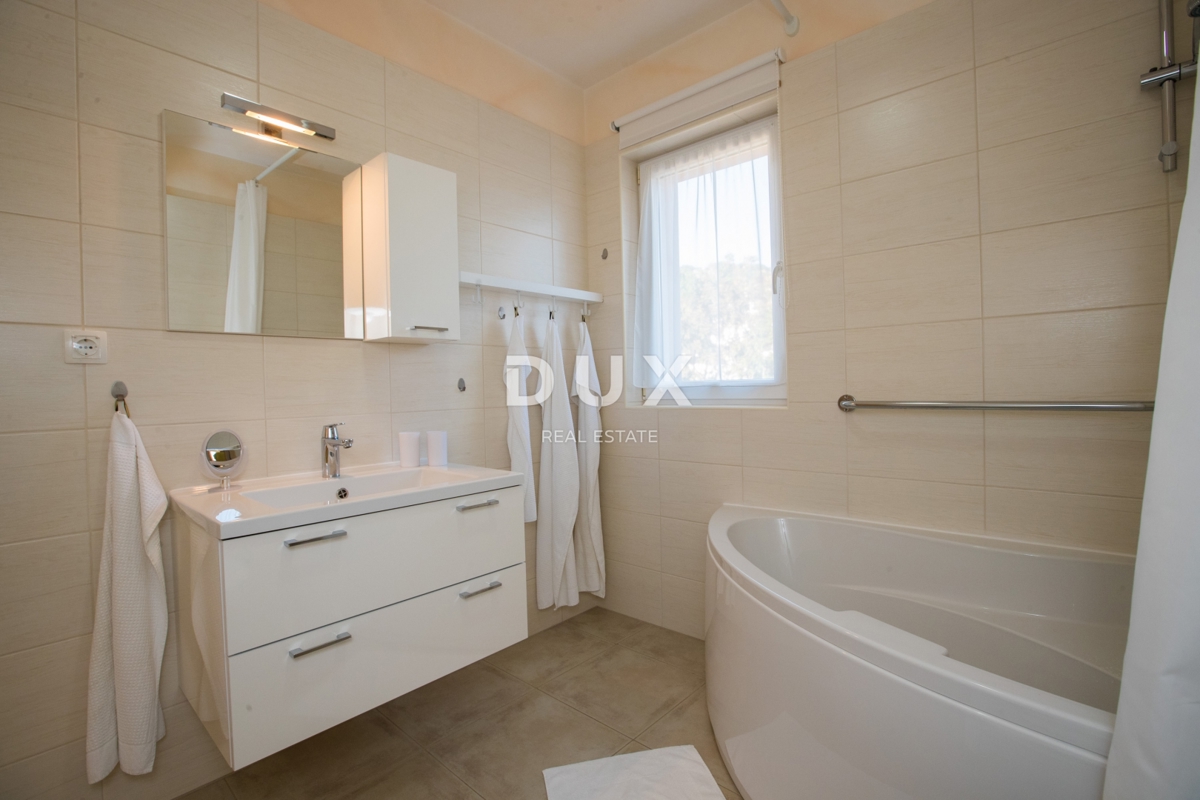 RAB, BARBAT – Ekskluzivna vila s panoramskim razgledom