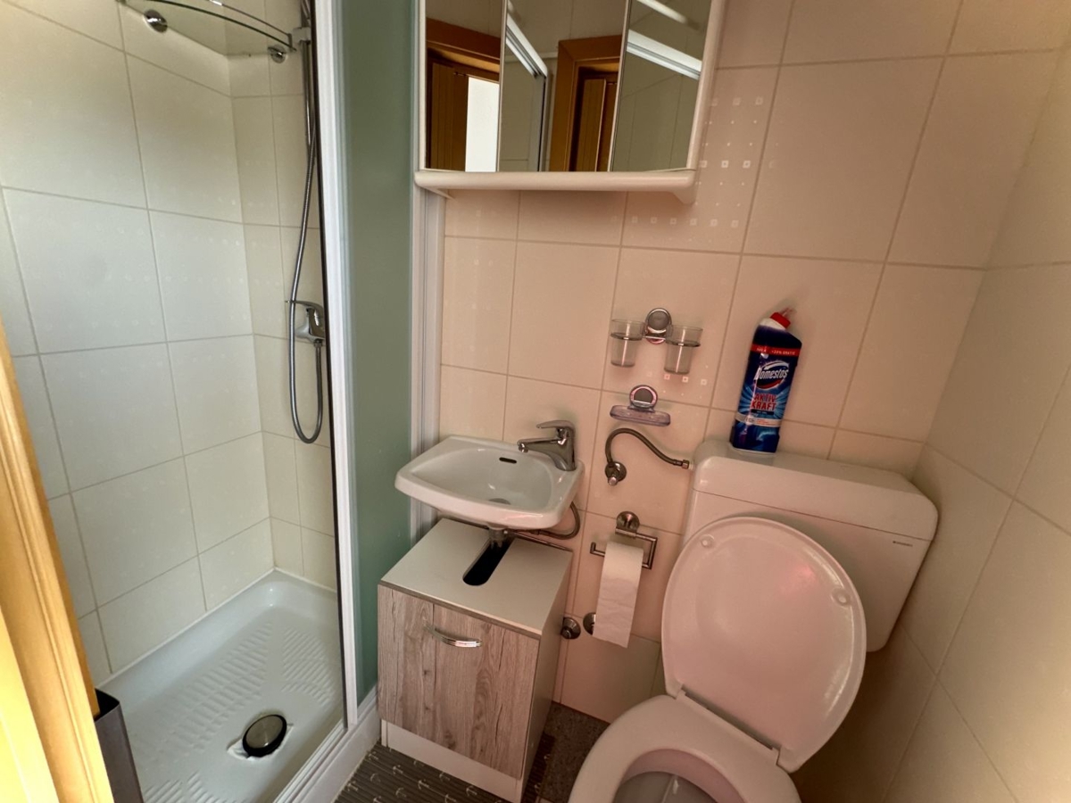 OTOK KRK, MALINSKA - lep apartma s pogledom na morje