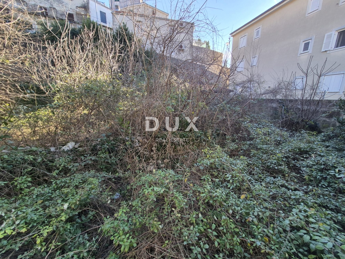 Zemljišče Novi Vinodolski, 285m2