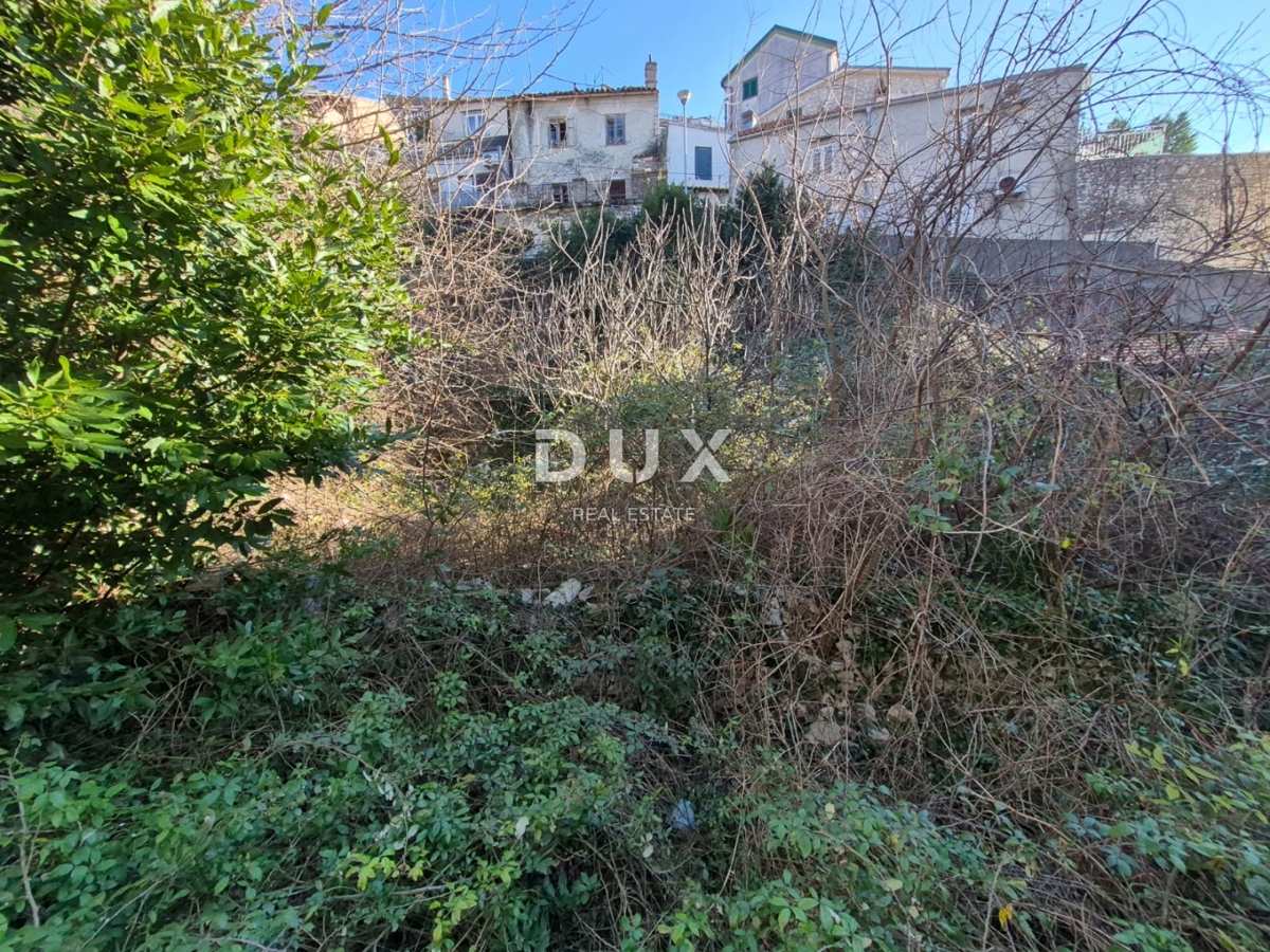 Zemljišče Novi Vinodolski, 285m2