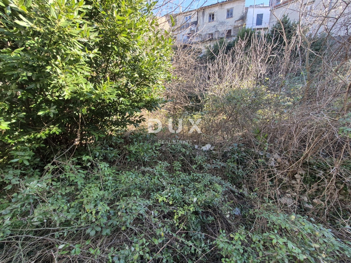 Zemljišče Novi Vinodolski, 285m2