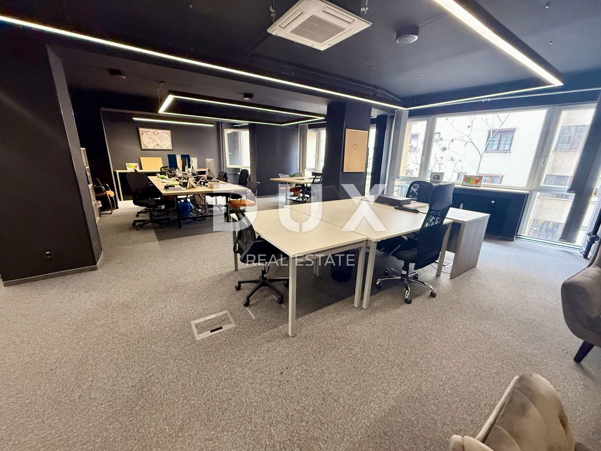 RIJEKA, CENTER - Poslovni prostori, 275 m2, opremljeni, 2. nadstropje!