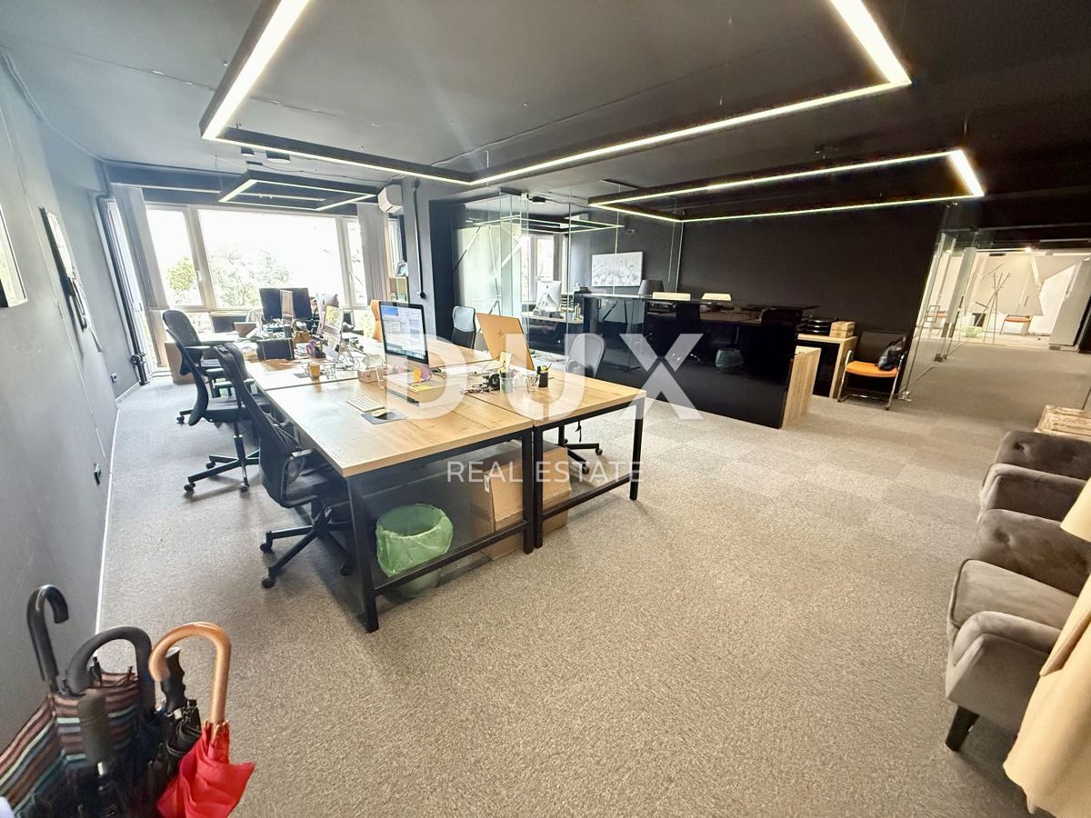 RIJEKA, CENTER - Poslovni prostori, 275 m2, opremljeni, 2. nadstropje!