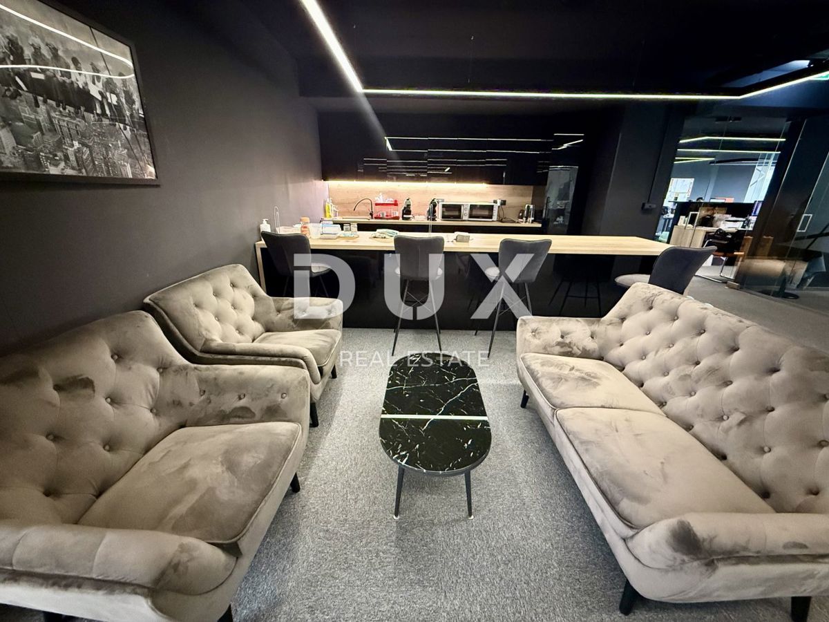 RIJEKA, CENTER - Poslovni prostori, 275 m2, opremljeni, 2. nadstropje!