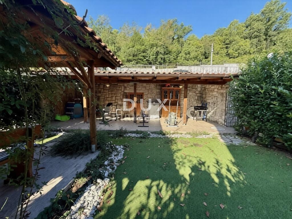 OPATIJA, OPRIĆ - Pogled na morje in vrt za uživanje, 2 spalnici 74m2