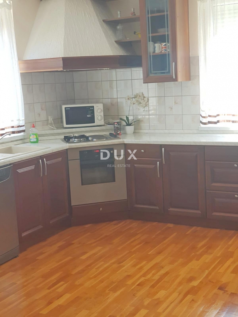 OPATIJA, OPRIĆ - Pogled na morje in vrt za uživanje, 2 spalnici 74m2