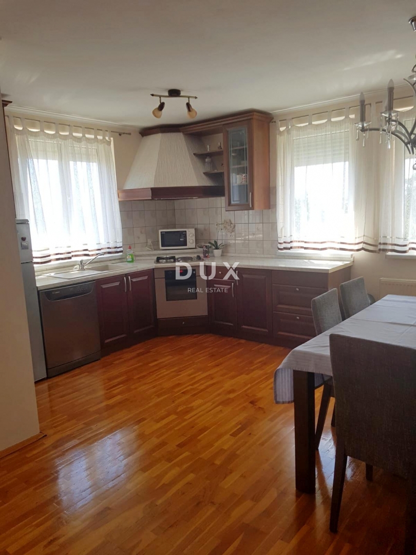 OPATIJA, OPRIĆ - Pogled na morje in vrt za uživanje, 2 spalnici 74m2