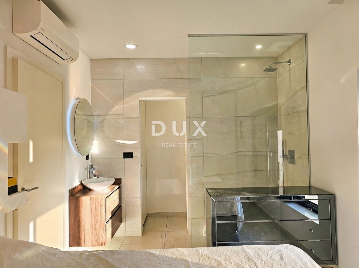 OTOK KRK - Nova priložnost v mestu Krk! - Dvostanovanjsko stanovanje, vrhunska oprema, ogrevan bazen, zasebni vrt, dve parkirni mesti!