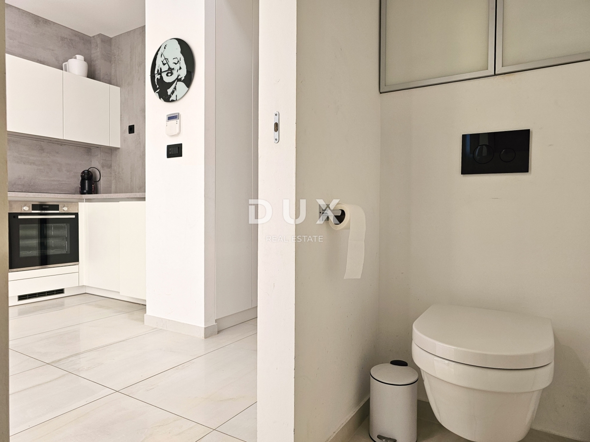 OTOK KRK - Nova priložnost v mestu Krk! - Dvostanovanjsko stanovanje, vrhunska oprema, ogrevan bazen, zasebni vrt, dve parkirni mesti!