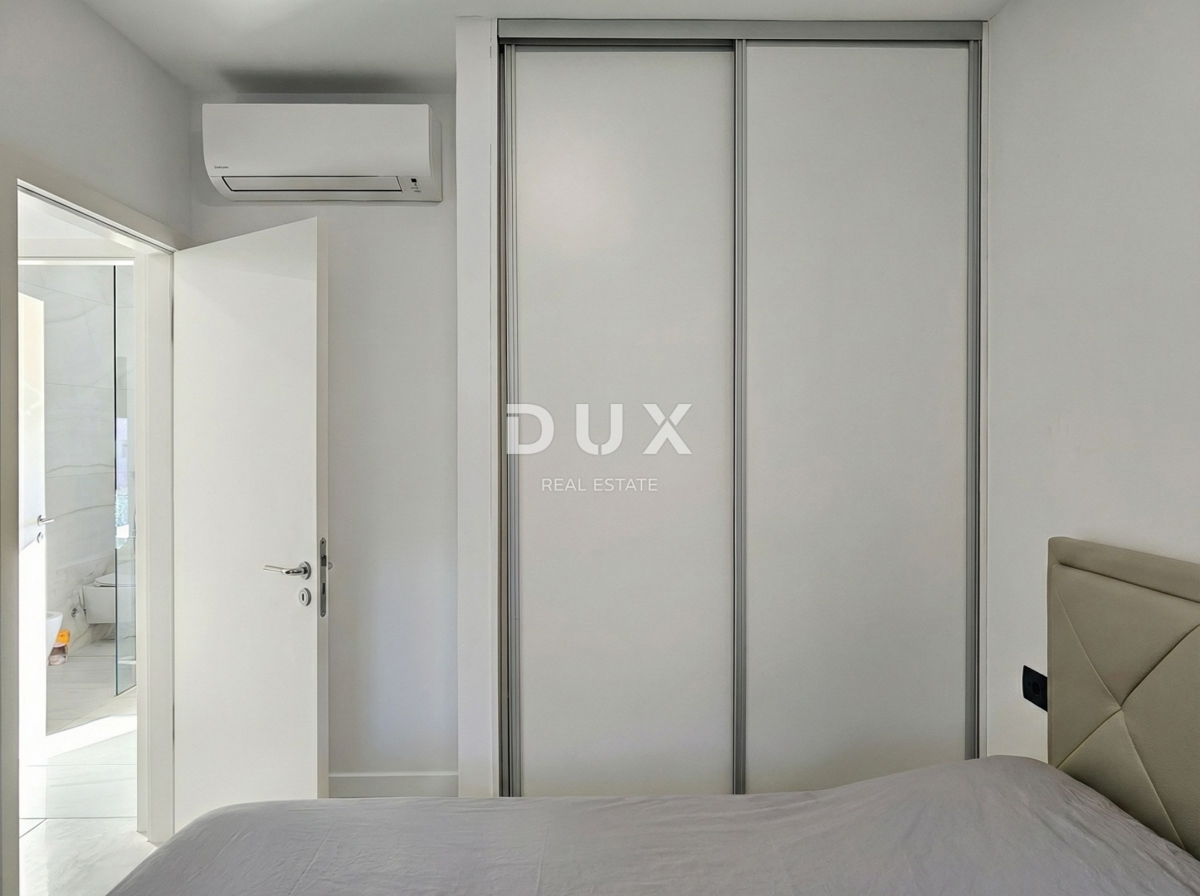 OTOK KRK - Nova priložnost v mestu Krk! - Dvostanovanjsko stanovanje, vrhunska oprema, ogrevan bazen, zasebni vrt, dve parkirni mesti!