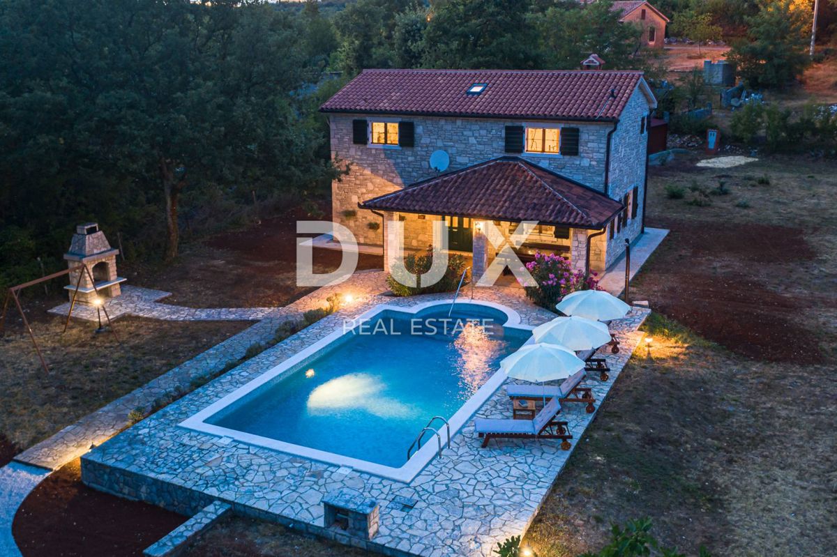 ISTRA, LABIN - Samostojna kamnita vila z bazenom