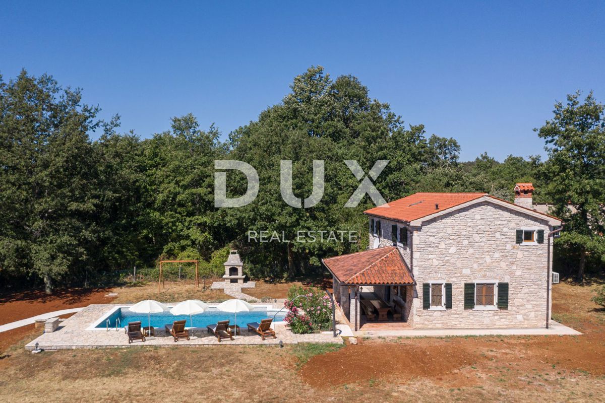 ISTRA, LABIN - Samostojna kamnita vila z bazenom