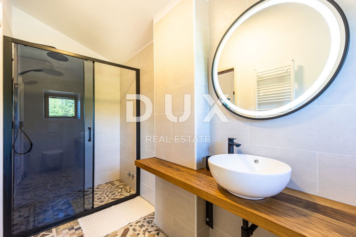 ISTRA, LABIN - Samostojna kamnita vila z bazenom