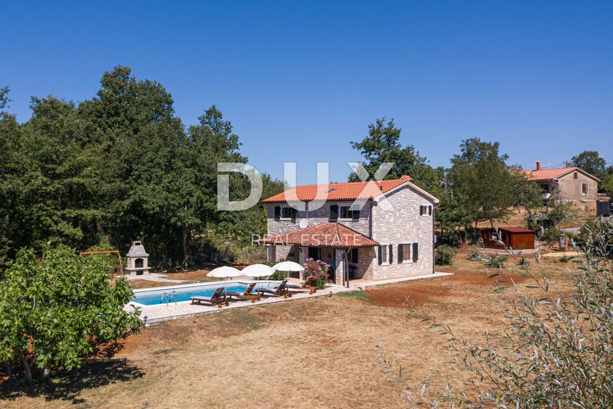 ISTRA, LABIN - Samostojna kamnita vila z bazenom