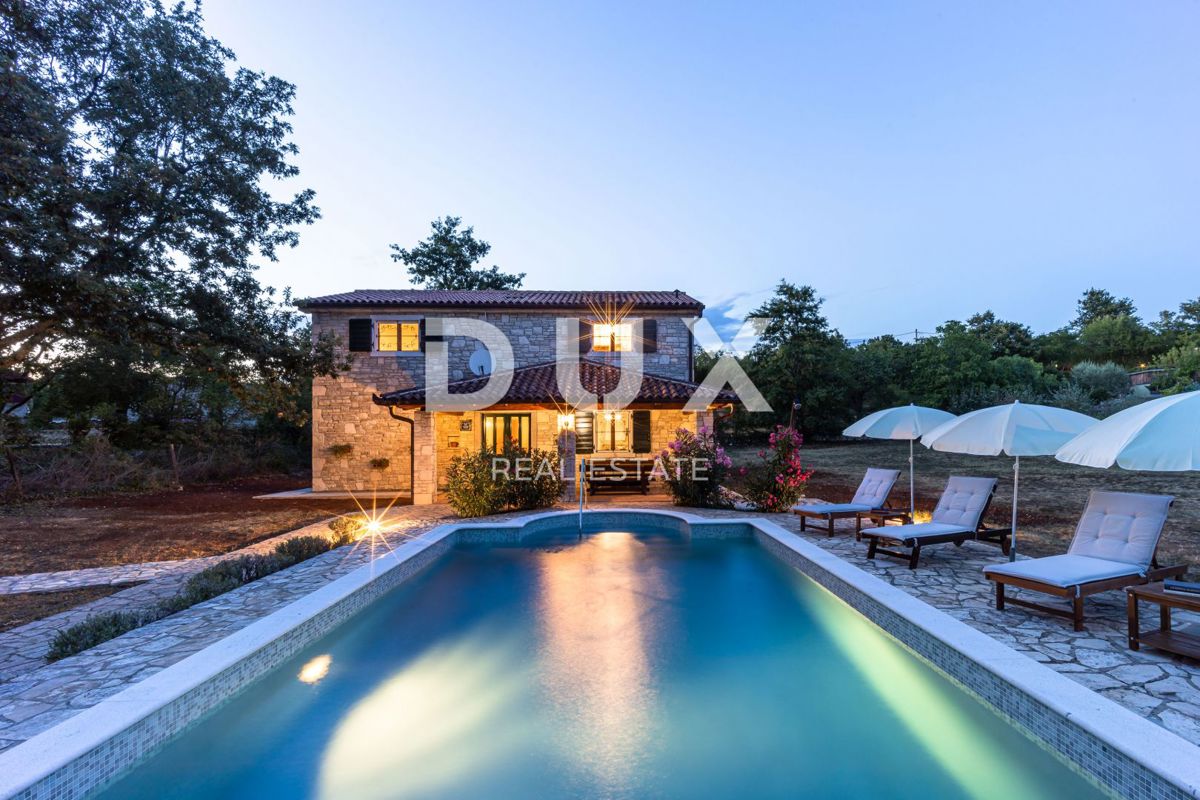 ISTRA, LABIN - Samostojna kamnita vila z bazenom