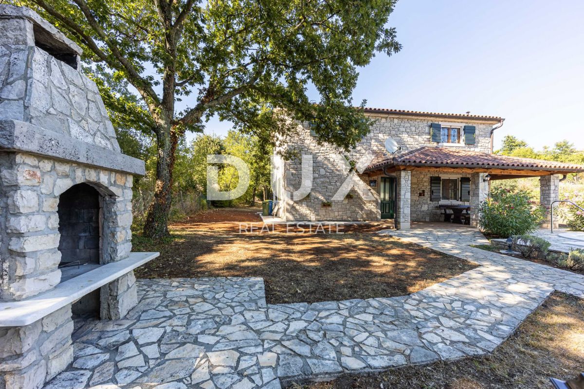 ISTRA, LABIN - Samostojna kamnita vila z bazenom