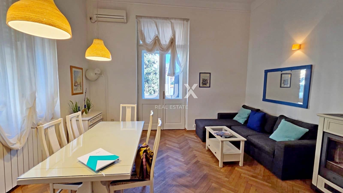 OPATIJA, CENTER - Elegantno stanovanje v središču Opatije, 150 m od morja, 3 spalnice, 109 m2