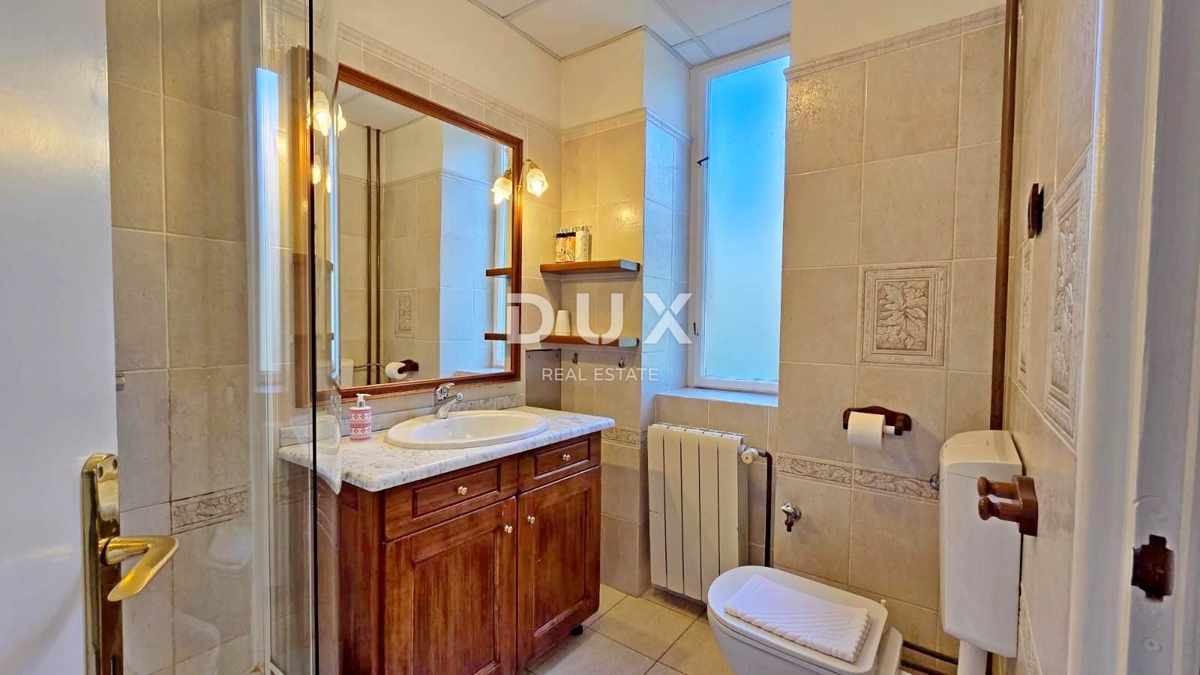 OPATIJA, CENTER - Elegantno stanovanje v središču Opatije, 150 m od morja, 3 spalnice, 109 m2