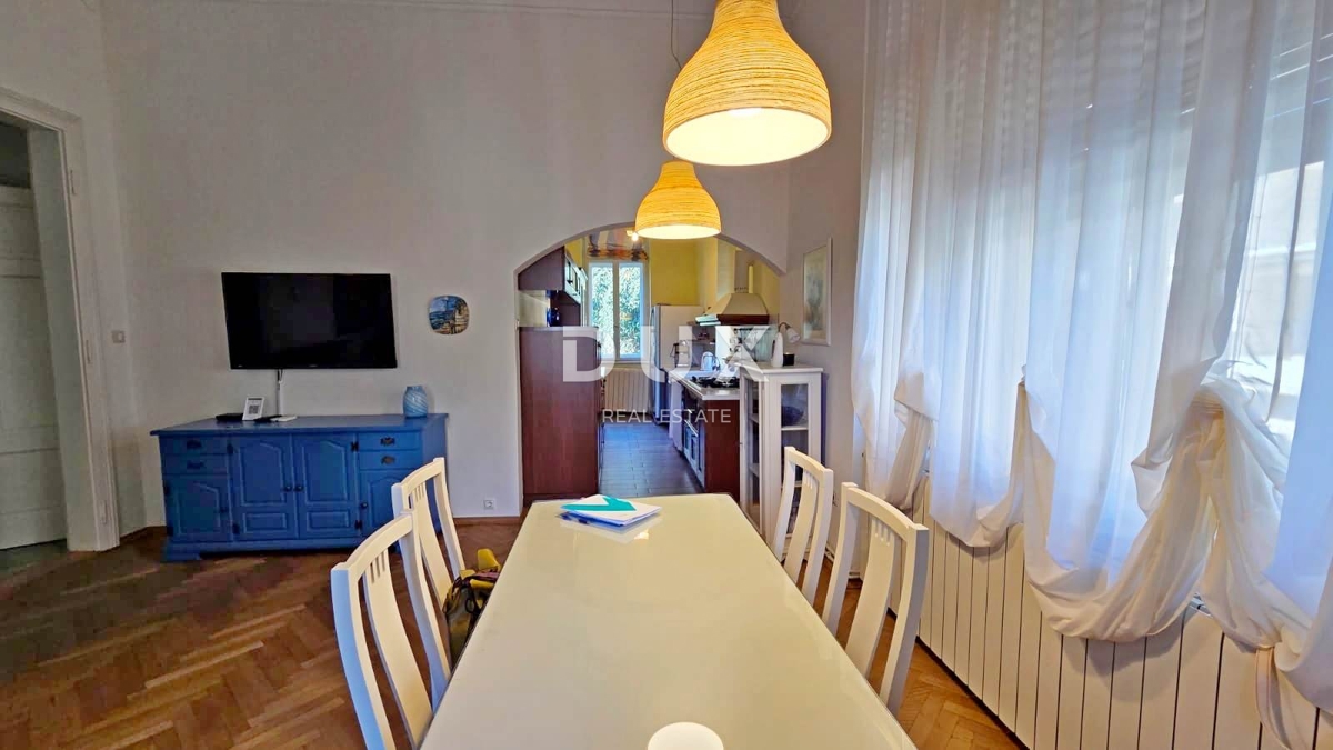 OPATIJA, CENTER - Elegantno stanovanje v središču Opatije, 150 m od morja, 3 spalnice, 109 m2