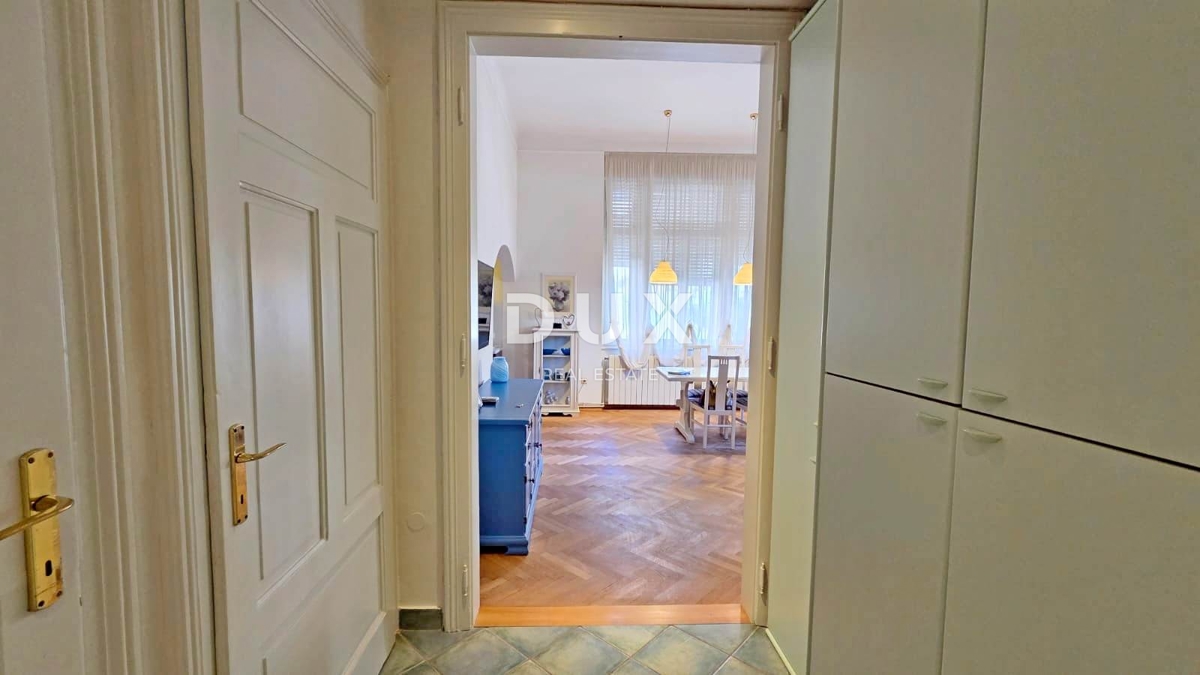 OPATIJA, CENTER - Elegantno stanovanje v središču Opatije, 150 m od morja, 3 spalnice, 109 m2