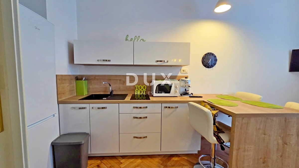 OPATIJA, CENTER - Elegantno stanovanje v središču Opatije, 150 m od morja, 3 spalnice, 109 m2