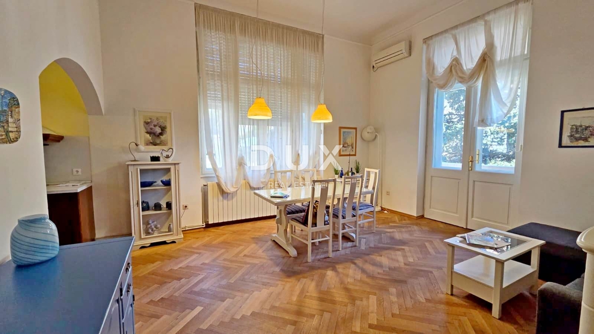 OPATIJA, CENTER - Elegantno stanovanje v središču Opatije, 150 m od morja, 3 spalnice, 109 m2