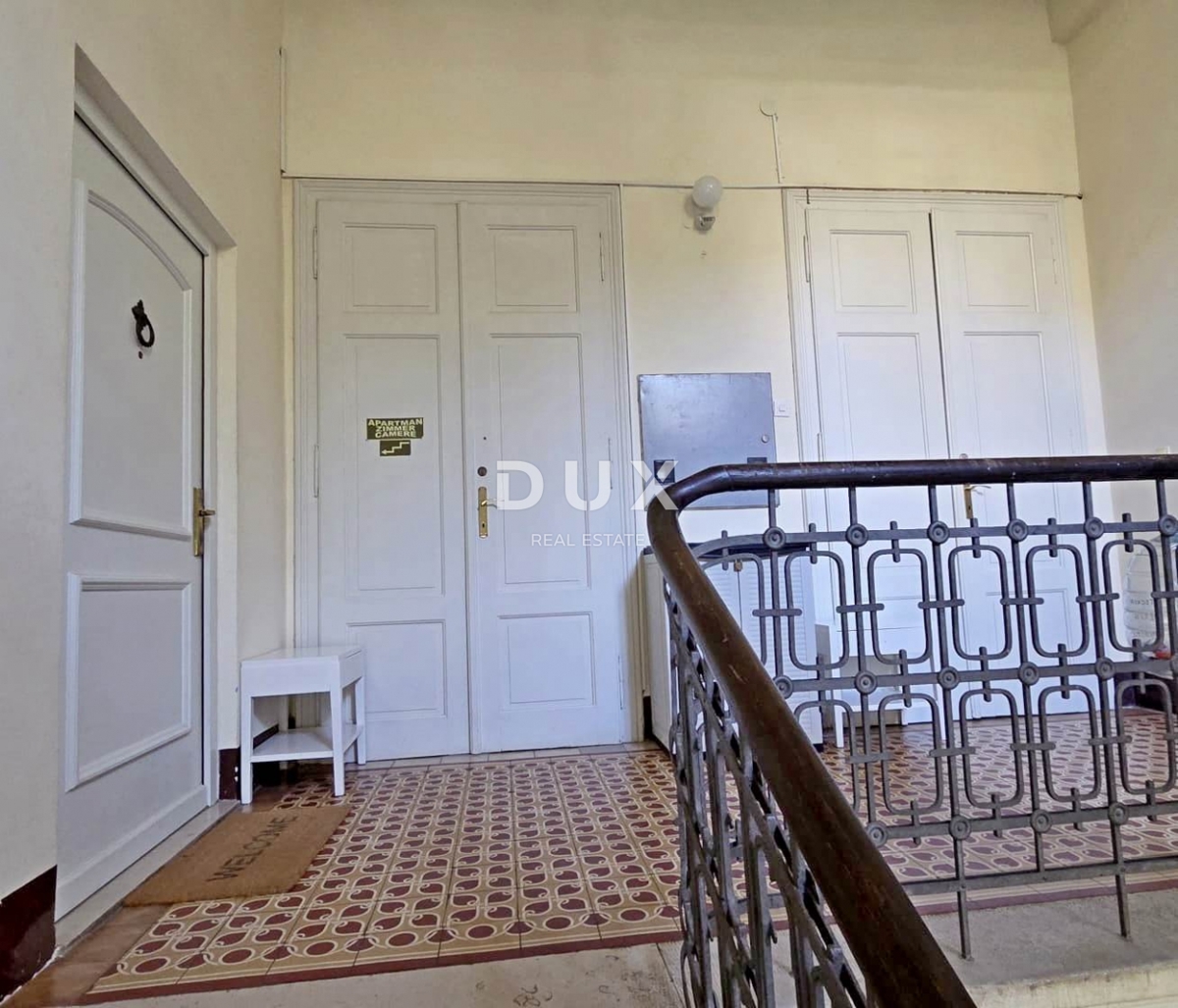 OPATIJA, CENTER - Elegantno stanovanje v središču Opatije, 150 m od morja, 3 spalnice, 109 m2