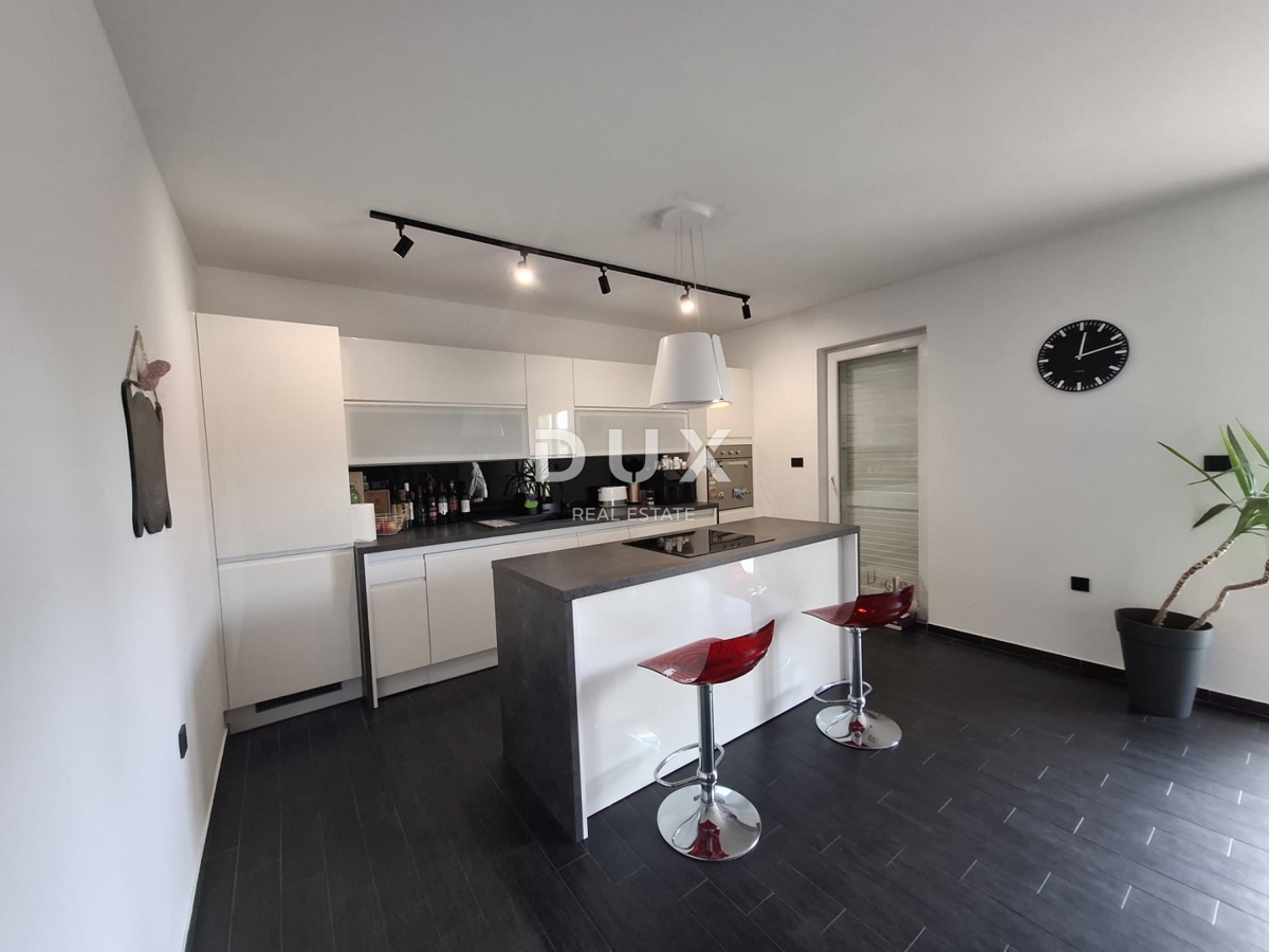 ISTRA, PULA - Dvostanovanjsko stanovanje 127 m2 na odlični lokaciji