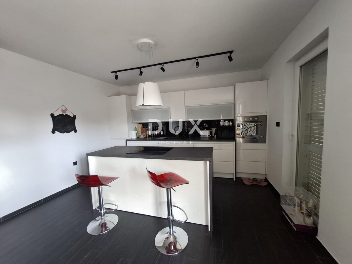 ISTRA, PULA - Dvostanovanjsko stanovanje 127 m2 na odlični lokaciji