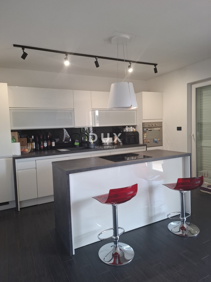 ISTRA, PULA - Dvostanovanjsko stanovanje 127 m2 na odlični lokaciji