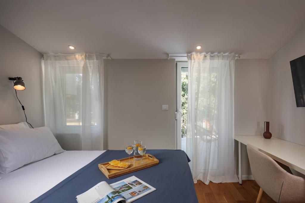 ISTRA, BRTONIGLA - Luksuzna hiša z bazenom