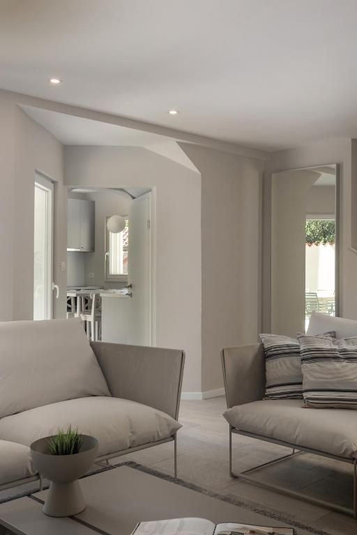 ISTRA, BRTONIGLA - Luksuzna hiša z bazenom