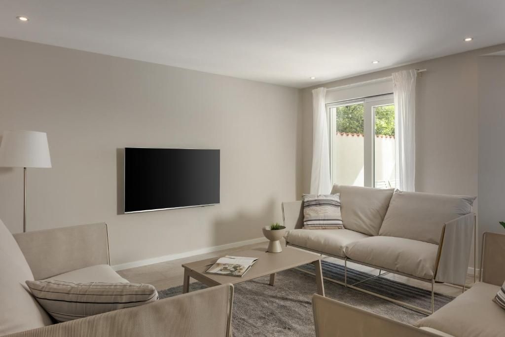 ISTRA, BRTONIGLA - Luksuzna hiša z bazenom