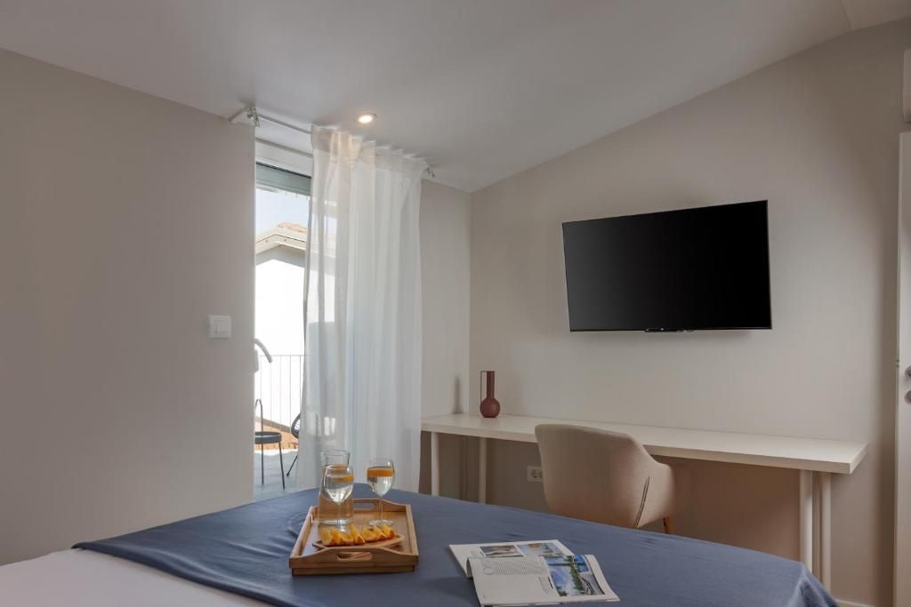 ISTRA, BRTONIGLA - Luksuzna hiša z bazenom