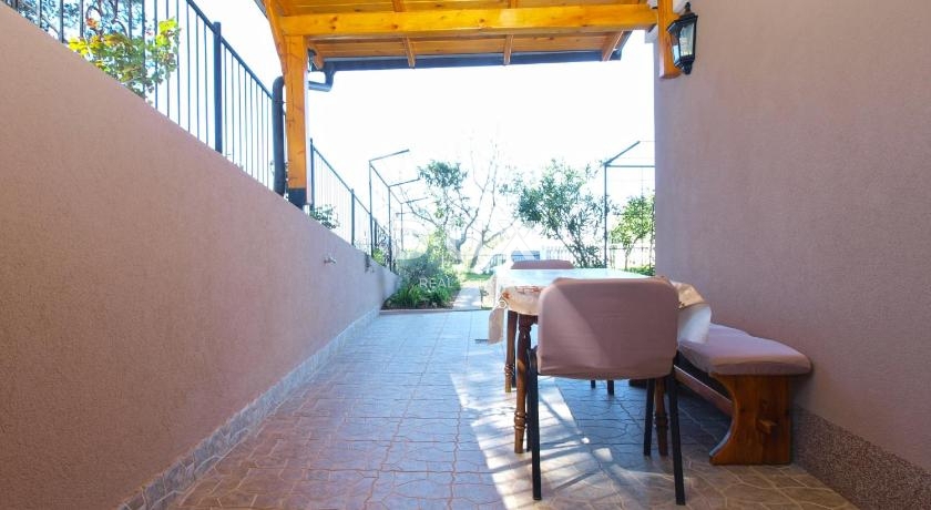 ISTRA, MEDULIN – Hiša s pogledom na morje in Pulj