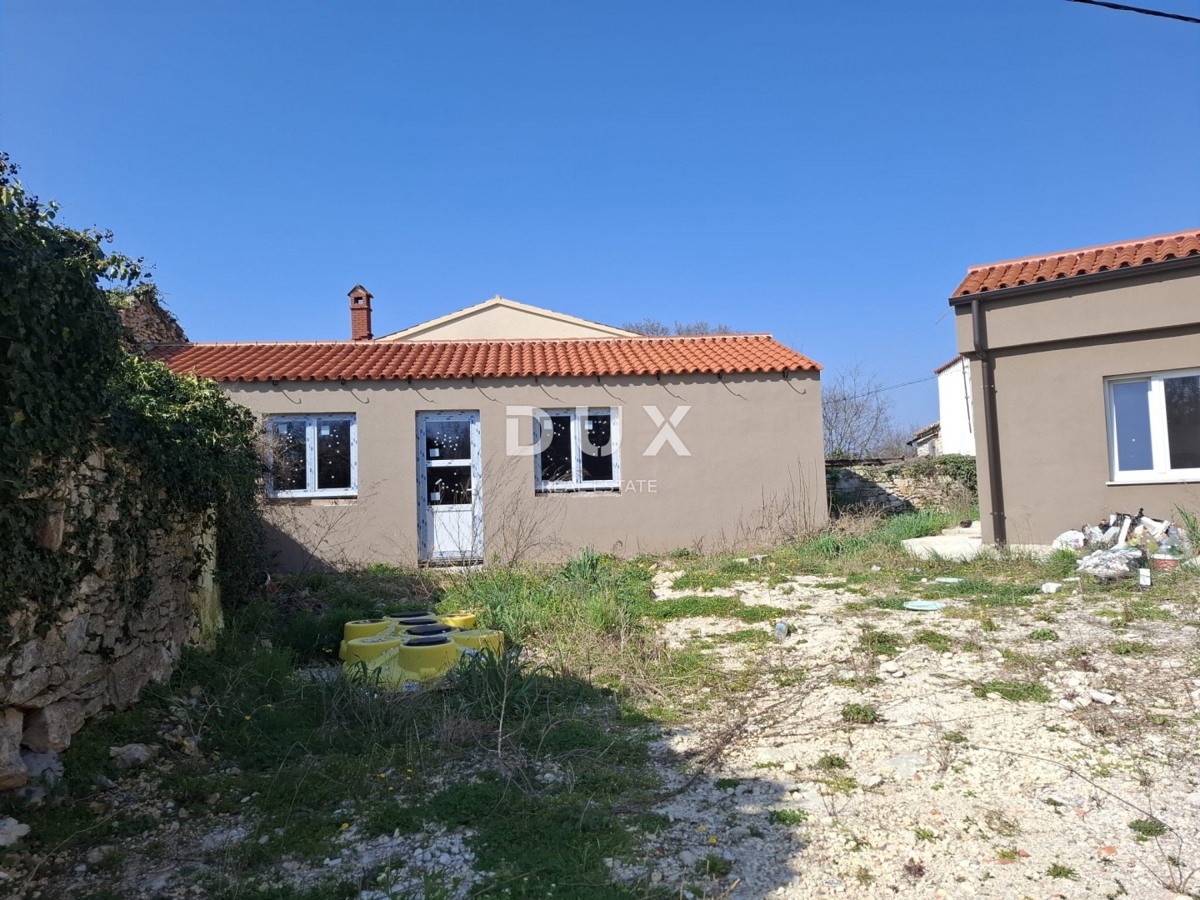 ISTRA, MARČANA - Kamnita hiša v fazi prenove!