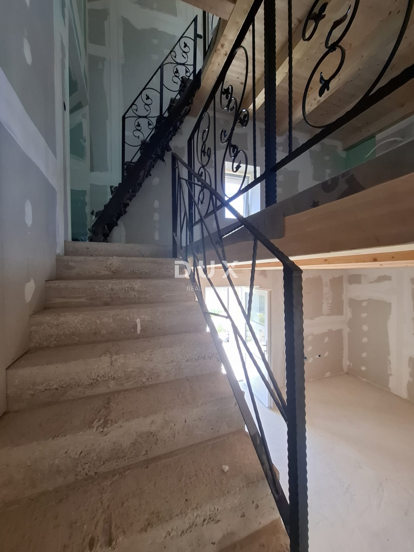 ISTRA, MARČANA - Kamnita hiša v fazi prenove!