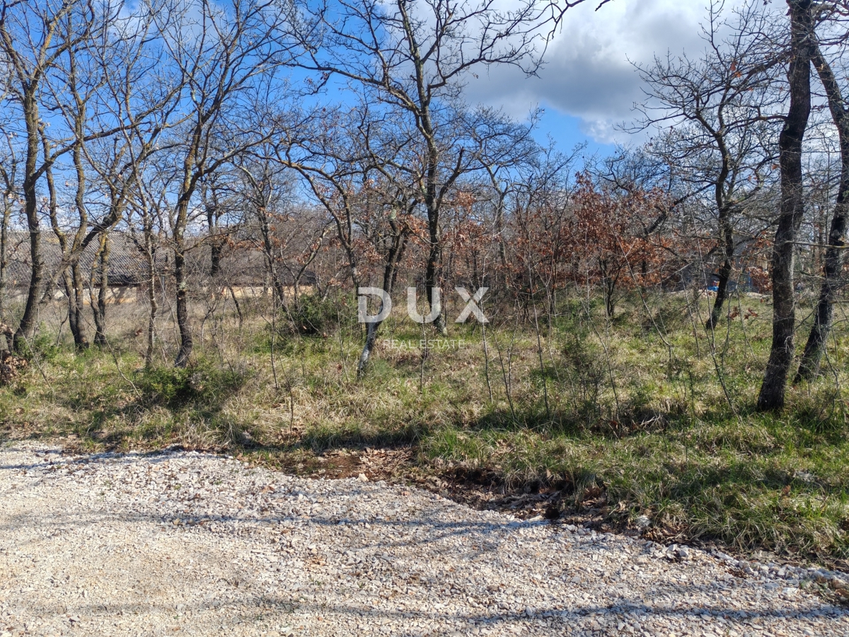 Zemljišče Lovinac, Poličnik, 749m2