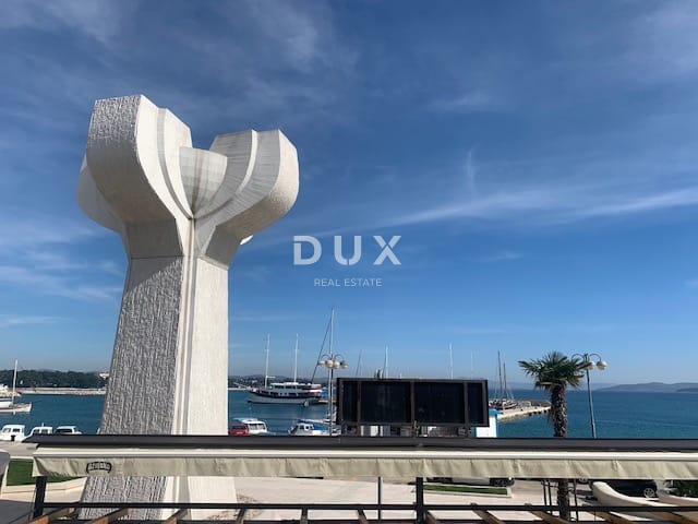 DALMACIJA, VODICE - Ekskluzivna nepremičnina na obali, hiša z restavracijo v prvi vrsti do morja