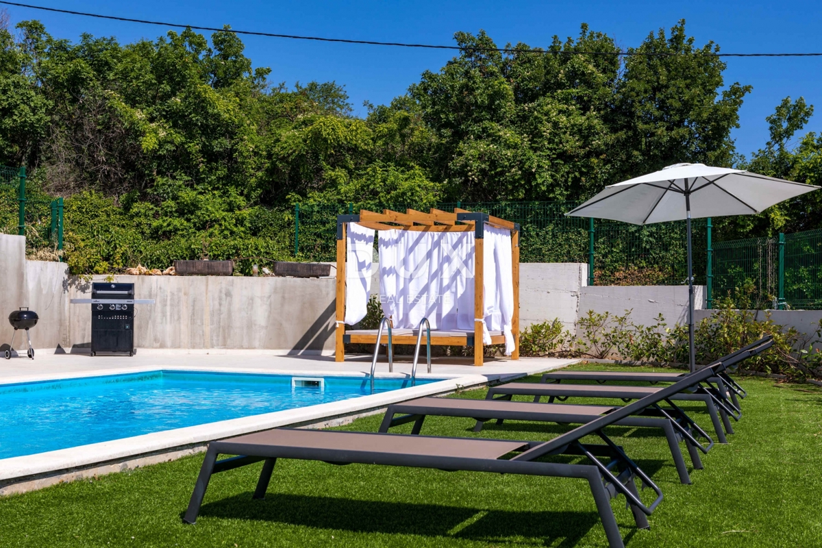 ISTRA, RABAC - Hiša z bazenom in pogledom na morje