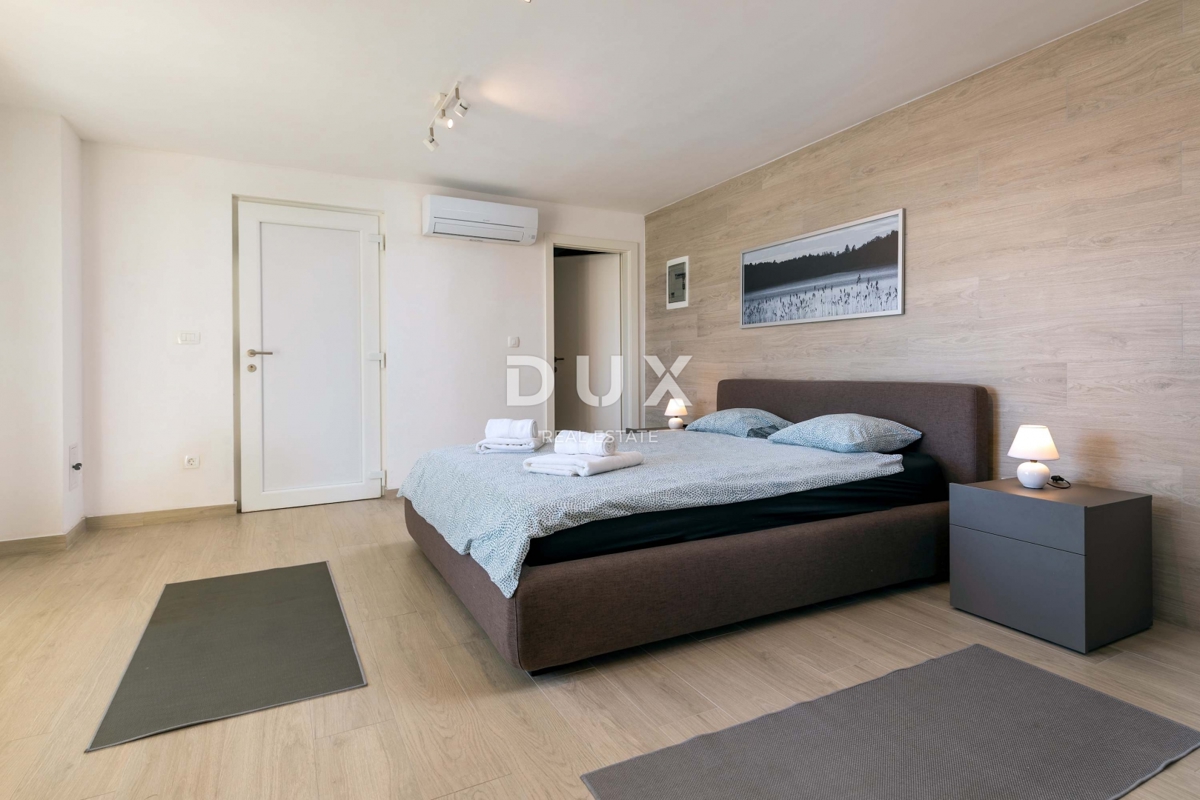 ISTRA, RABAC - Hiša z bazenom in pogledom na morje