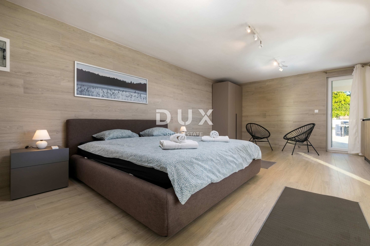 ISTRA, RABAC - Hiša z bazenom in pogledom na morje