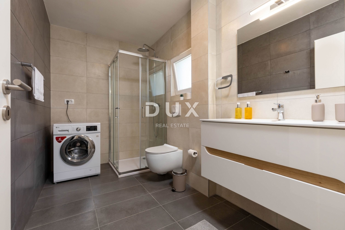 ISTRA, RABAC - Hiša z bazenom in pogledom na morje