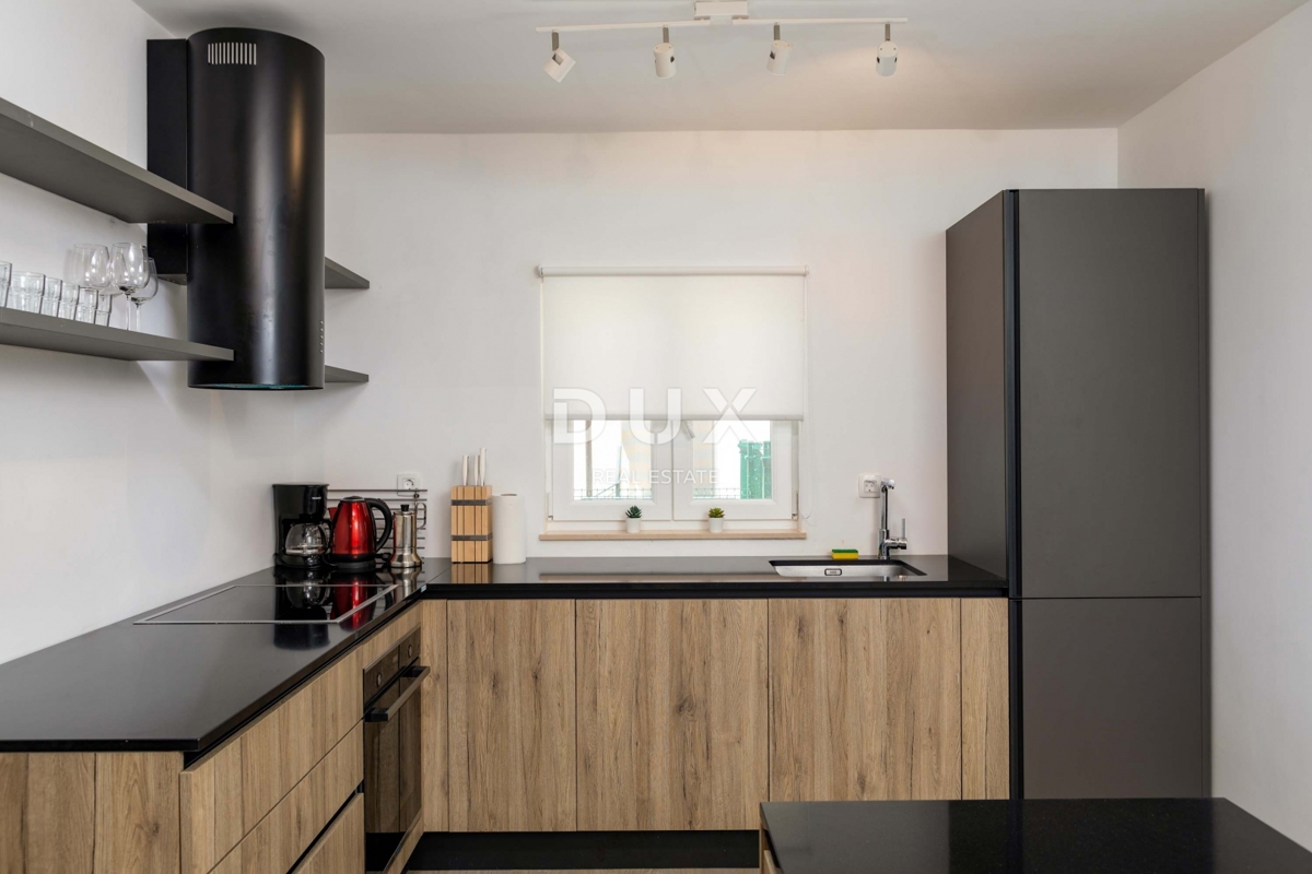 ISTRA, RABAC - Hiša z bazenom in pogledom na morje