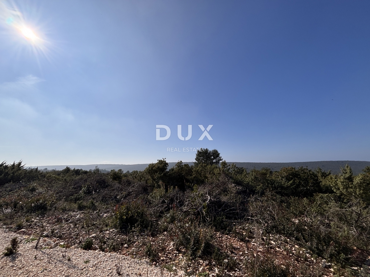 SUKOŠAN, DEBELJAK - Gradbeno zemljišče s pogledom na morje