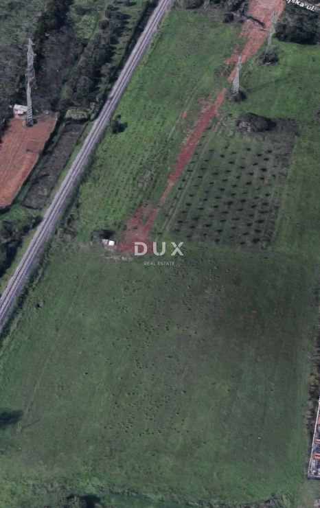 ISTRA, PULA - Zemljišče za komercialne namene 33.885 m²