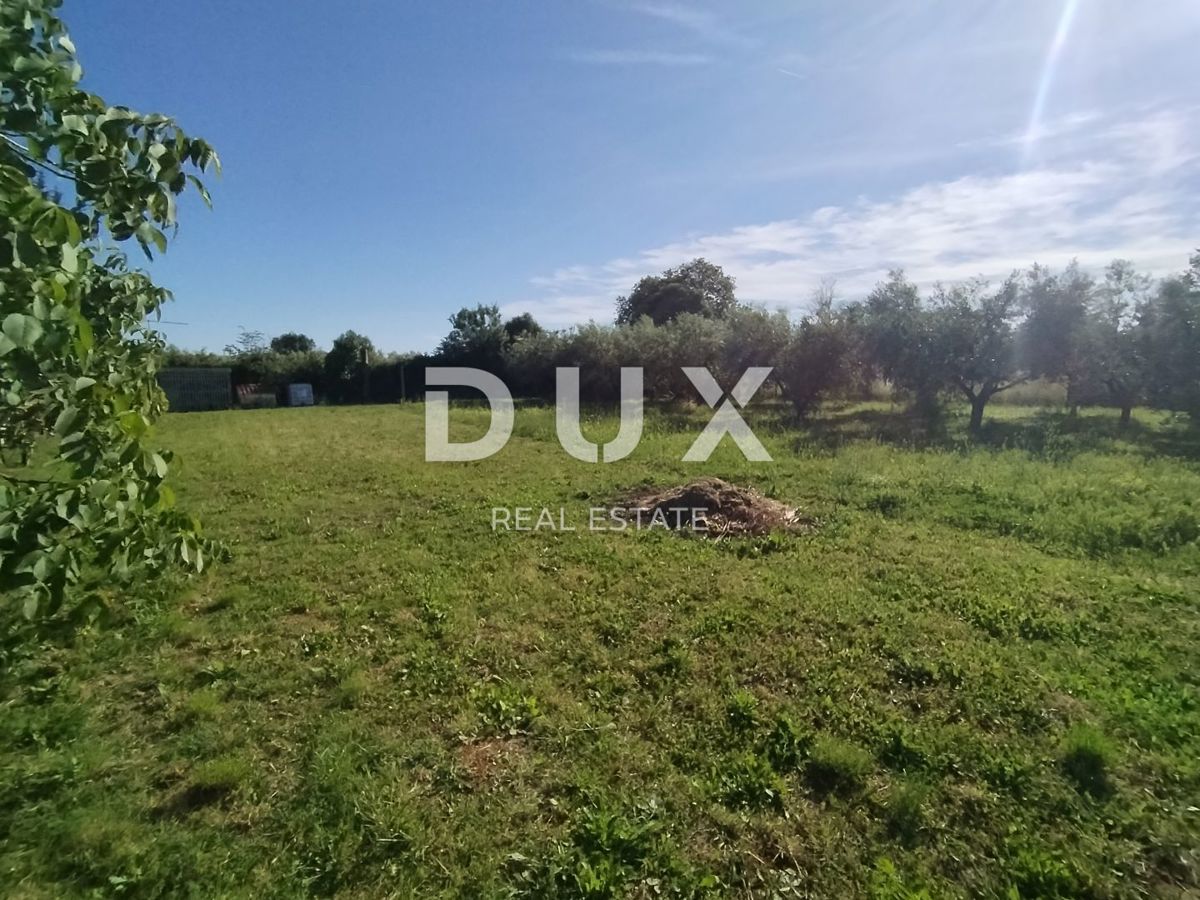 ISTRA, MEDULIN - Kmetijsko zemljišče z dvema legaliziranima objektoma!