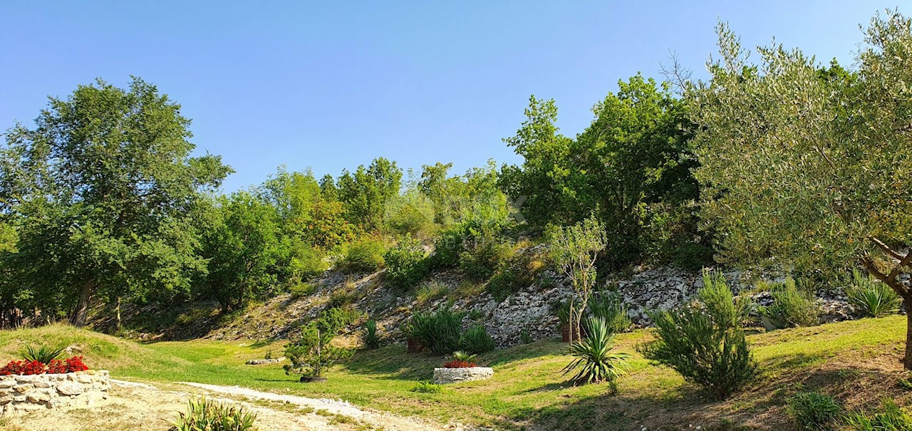 Šušnjevica, Kršan, 3.742m2