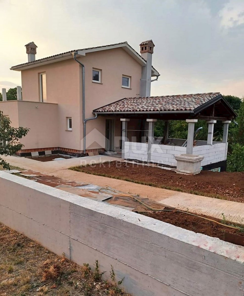 ISTRA, POREČ, okolica - Nova hiša z bazenom na prostranem vrtu, PRILOŽNOST !!!