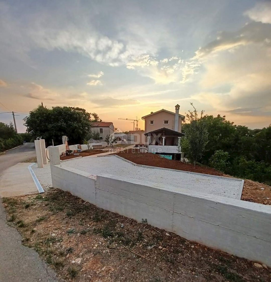 ISTRA, POREČ, okolica - Nova hiša z bazenom na prostranem vrtu, PRILOŽNOST !!!